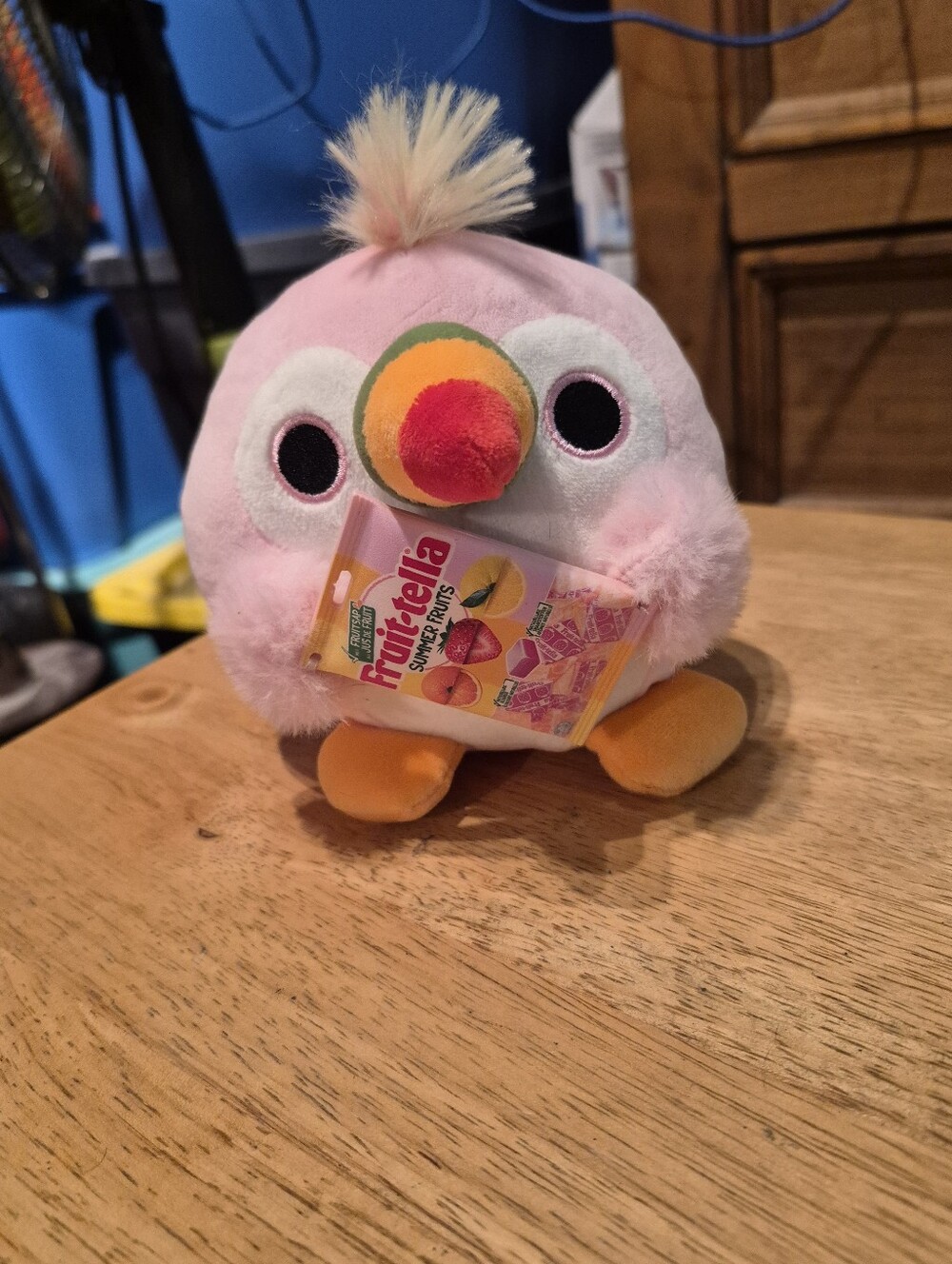 Zuru Snackles Series 2 Sally Toucan Plush Fruit-tella